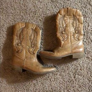 Coconuts by Matisse Cowboy Boots